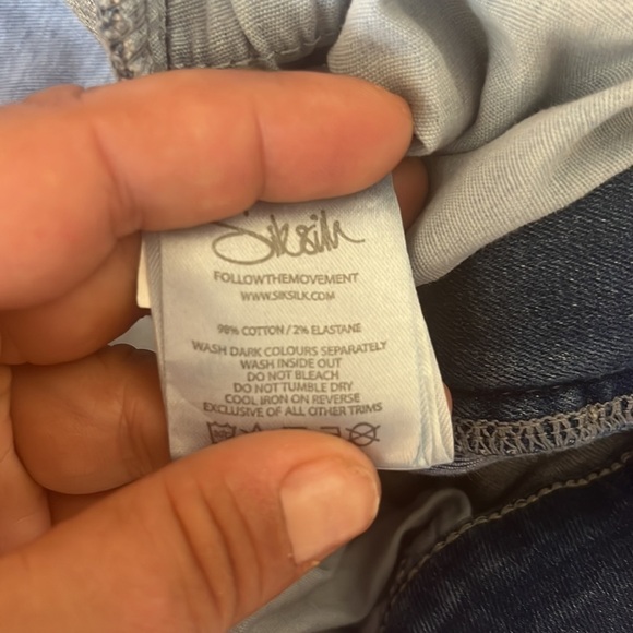 Sik Silk Bust Knee Riot Denim Jeans in Light Blue. Size Medium - Picture 11 of 12